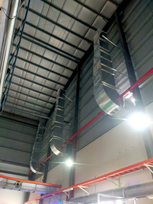 Hình ảnh : Thi công máy làm mát 35.000m3/h nhà máy bao bì - Đi đường ống dẫn gió