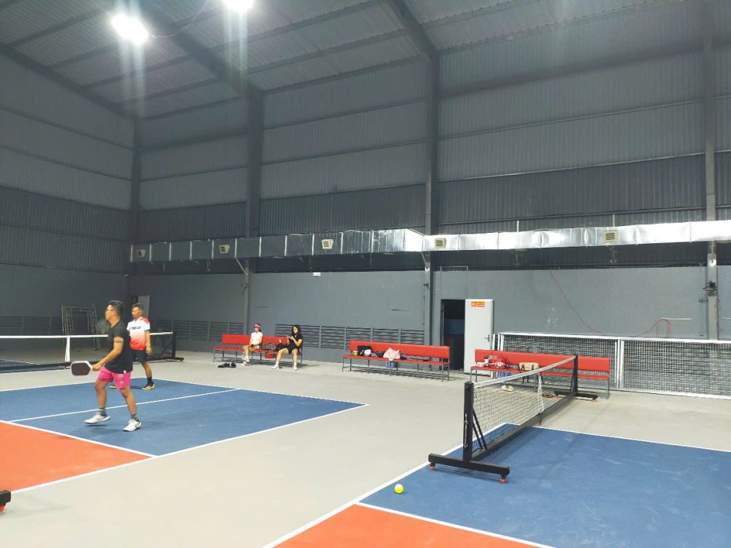 Thi công thông gió làm mát sân cầu lông, sân pickaball Thi công thông gió làm mát sân cầu lông, sân pickaball